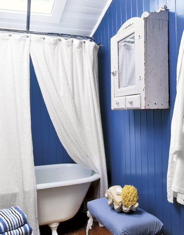 Bathroom-Bold-Blue-Stripes-MKOVR0706-de-54803958